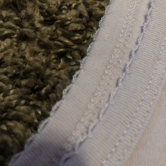 ✨✨ Cropped Tank Top ✨✨ - Picture 2 of 3